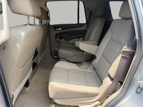 Used 2018 Chevrolet Tahoe LT w/ Luxury Package RWD image 28