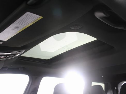 New 2025 Jeep Grand Cherokee L Laredo image 9