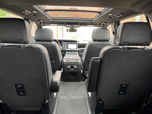 Used 2022 GMC Yukon Denali AWD/4WD image 8