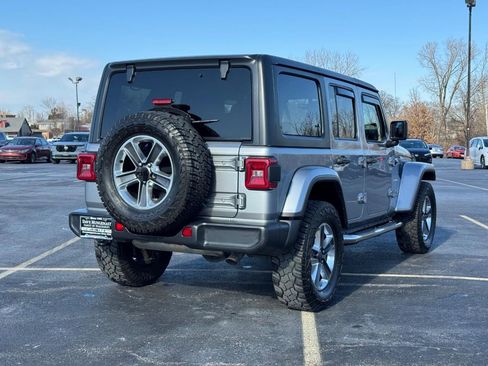 Used 2018 Jeep Wrangler Unlimited Sahara image 3