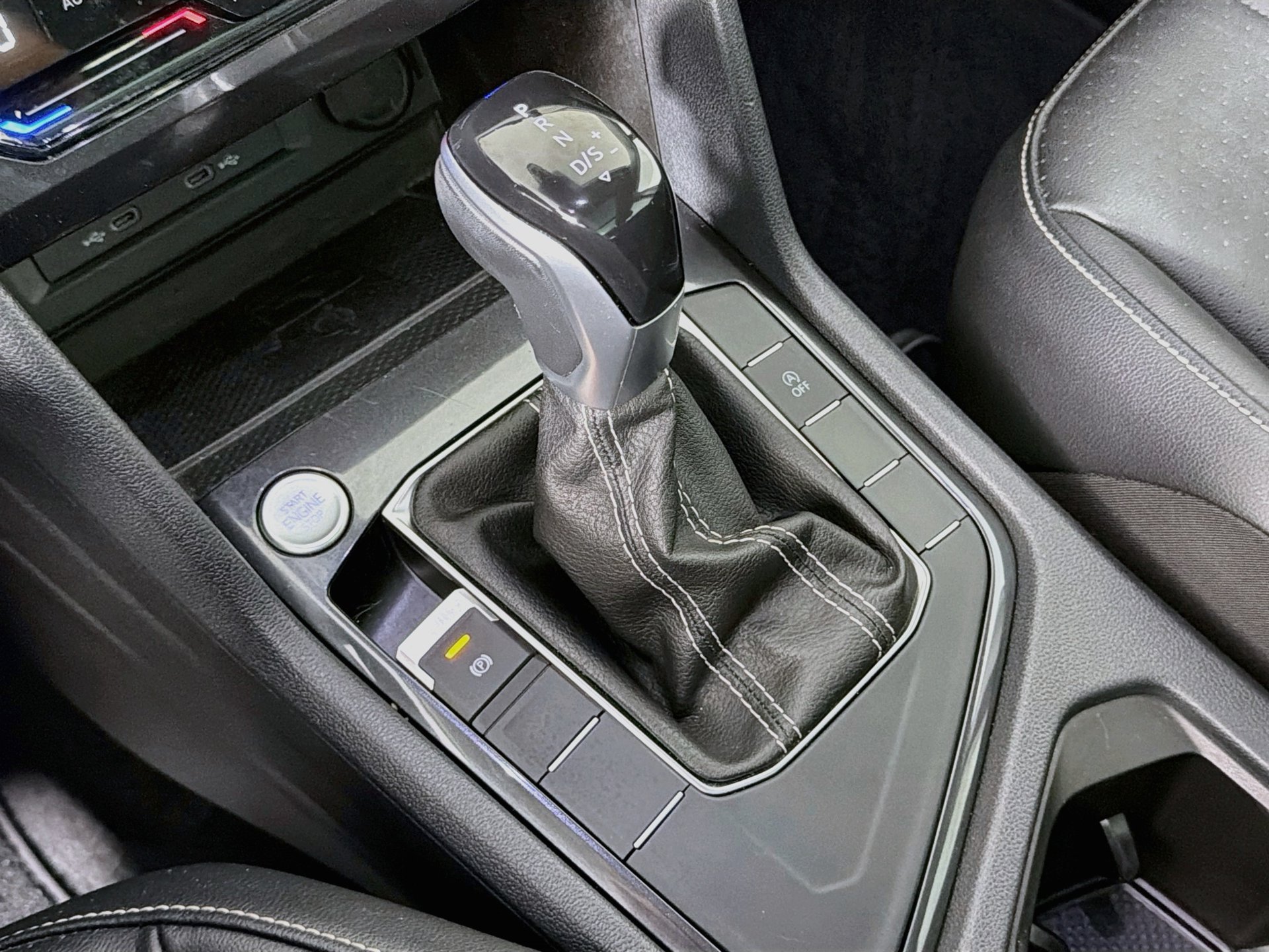 Certified 2023 Volkswagen Tiguan SE FWD image 16
