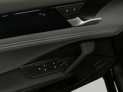 New 2026 Volkswagen Tiguan SE AWD/4WD image 56