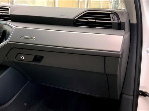 Used 2022 Audi Q3 2.0T Premium w/ Convenience Package image 19