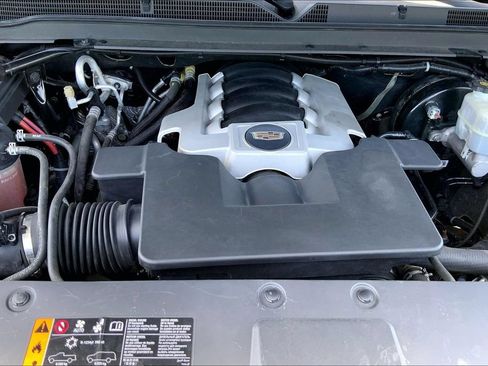 Used 2018 Cadillac Escalade Platinum AWD/4WD image 31