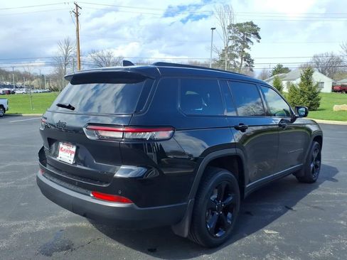 Used 2024 Jeep Grand Cherokee L Altitude AWD/4WD image 5