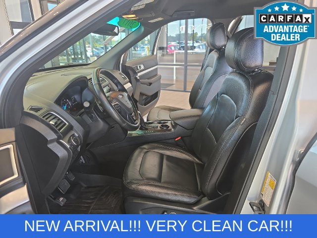 Used 2017 Ford Explorer XLT w/ Equipment Group 202A FWD image 13