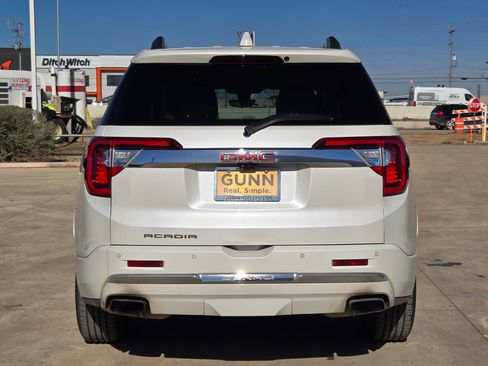 Used 2021 GMC Acadia Denali w/ Denali Technology Package image 4