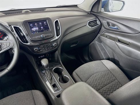 Used 2024 Chevrolet Equinox LT AWD/4WD image 24