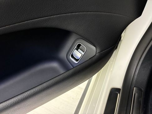 Used 2022 Mercedes-Benz S 580 4MATIC Sedan w/ AMG Line Package image 26