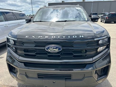 Used 2025 Ford Expedition Max Active AWD/4WD image 2