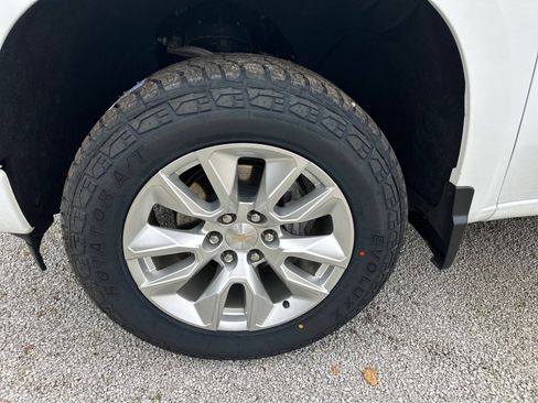 Used 2024 Chevrolet Silverado 1500 Custom image 8