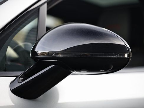 New 2026 Porsche Macan GTS image 17