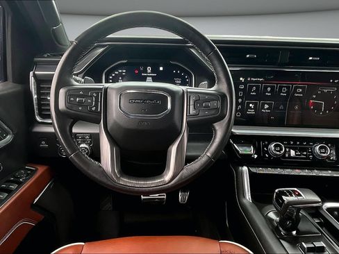 Used 2022 GMC Sierra 1500 Denali Ultimate AWD/4WD image 9