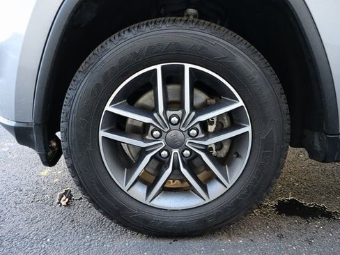 Used 2021 Jeep Grand Cherokee Limited image 11