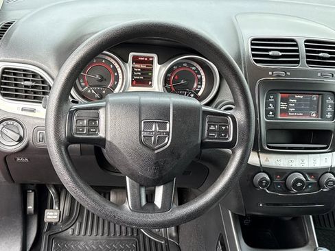 Used 2018 Dodge Journey SE w/ Blacktop Package image 19