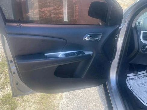 Used 2018 Dodge Journey SE w/ Popular Equipment Group image 13