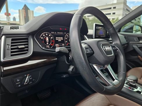 Used 2019 Audi Q5 2.0T Premium Plus w/ Premium Plus Package AWD/4WD image 6