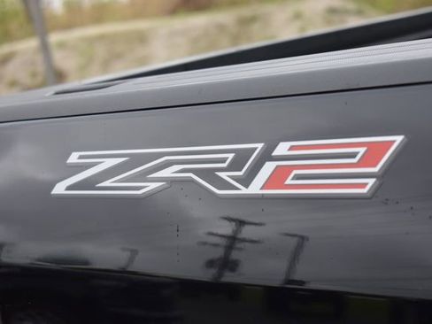 Certified 2022 Chevrolet Colorado ZR2 w/ ZR2 Midnight Special Edition AWD/4WD image 18