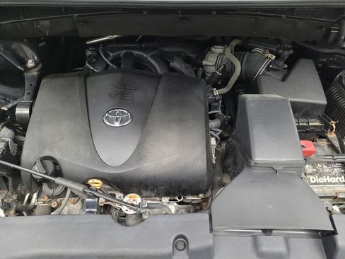 Used 2019 Toyota Highlander LE AWD/4WD image 30