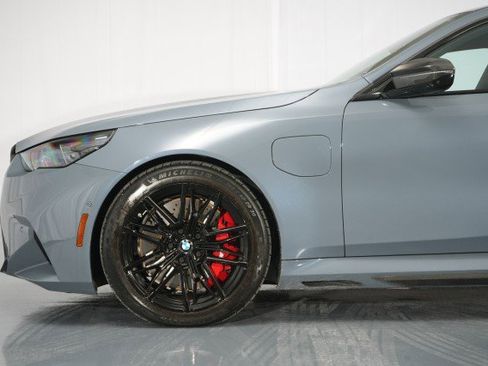Used 2026 BMW M5 w/ Carbon Package image 4