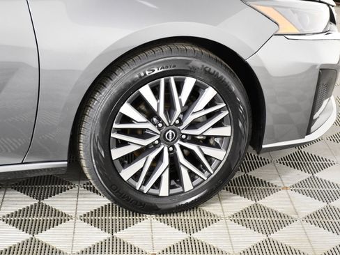 Used 2024 Nissan Altima 2.5 SV FWD image 51