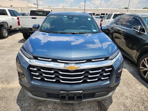 Used 2026 Chevrolet Equinox LT FWD image 2