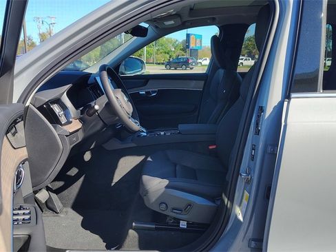 New 2026 Volvo XC90 B6 Plus w/ Protection Package Premier image 7