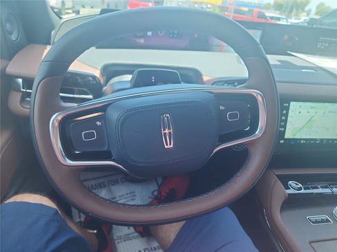 New 2026 Lincoln Navigator Reserve AWD/4WD image 36