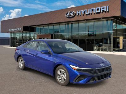 Certified 2025 Hyundai Elantra SE w/ Cargo Package