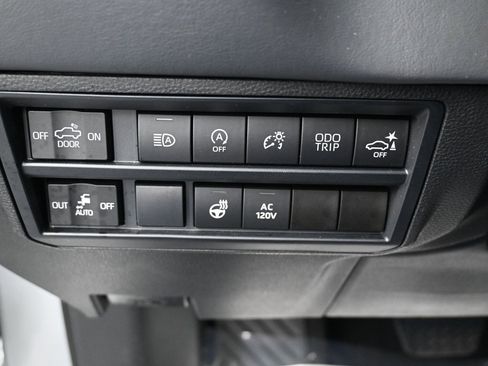 Used 2022 Toyota Tundra Platinum image 22