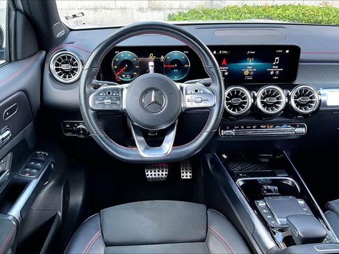 Used 2023 Mercedes-Benz EQB 250+ image 5