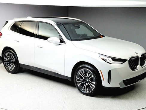 Used 2025 BMW X3 xDrive30i w/ Convenience Package image 13