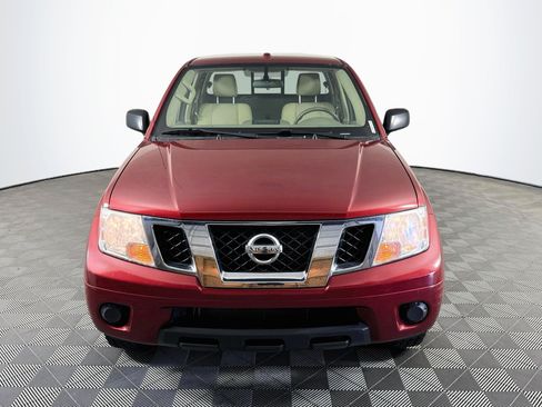 Used 2018 Nissan Frontier SV RWD image 2