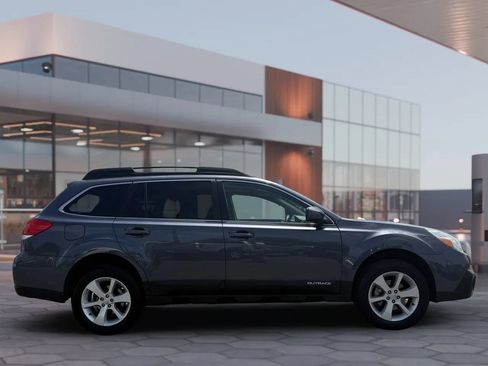 Used 2014 Subaru Outback 2.5i Premium AWD/4WD image 9