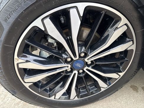 Certified 2022 Ford Escape SE w/ SE Sport Appearance Package image 36