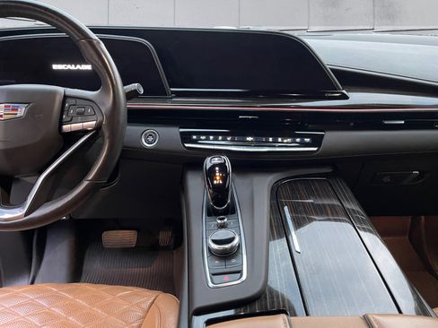 Used 2023 Cadillac Escalade ESV Premium Luxury image 12