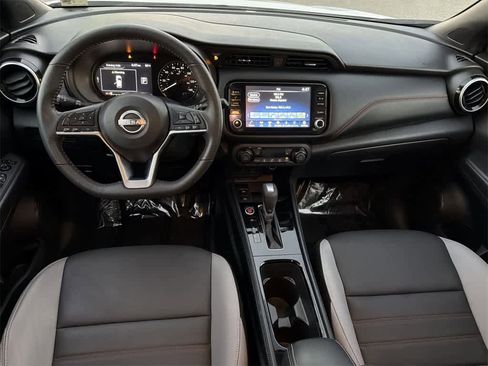 Used 2023 Nissan Kicks SR w/ SR Premium Package image 11