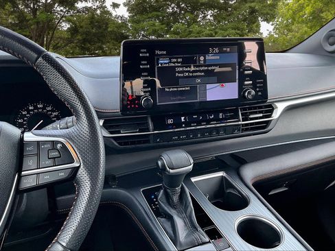 Used 2021 Toyota Sienna XSE w/ XSE Plus Package image 9