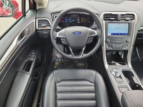 Used 2020 Ford Fusion SEL FWD image 11