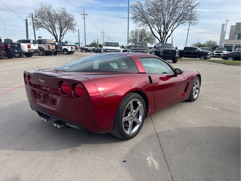 Used 2006 Chevrolet Corvette w/ Preferred Equipment Group image 3