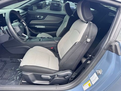 Used 2025 Ford Mustang GT RWD image 19