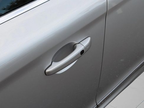 Used 2016 Volvo XC60 T5 Premier image 18