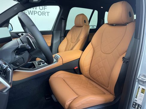 New 2026 BMW X5 xDrive40i w/ M Sport Package AWD/4WD image 12