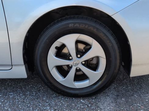 Used 2012 Toyota Prius Two FWD image 11