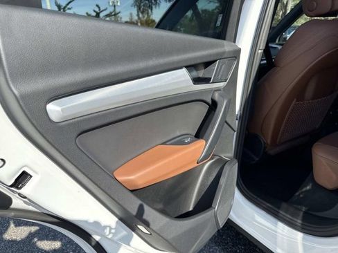 Used 2025 Audi Q5 2.0T Premium image 15