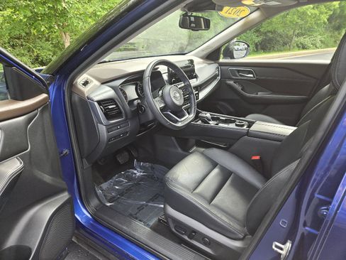 Used 2021 Nissan Rogue SL w/ Premium Package AWD/4WD image 12
