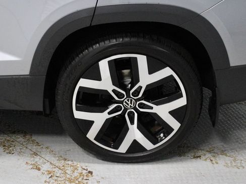Used 2023 Volkswagen Taos SEL AWD/4WD image 19