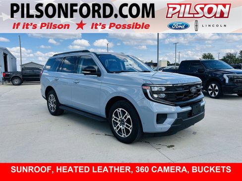 Used 2025 Ford Expedition Active AWD/4WD image 1