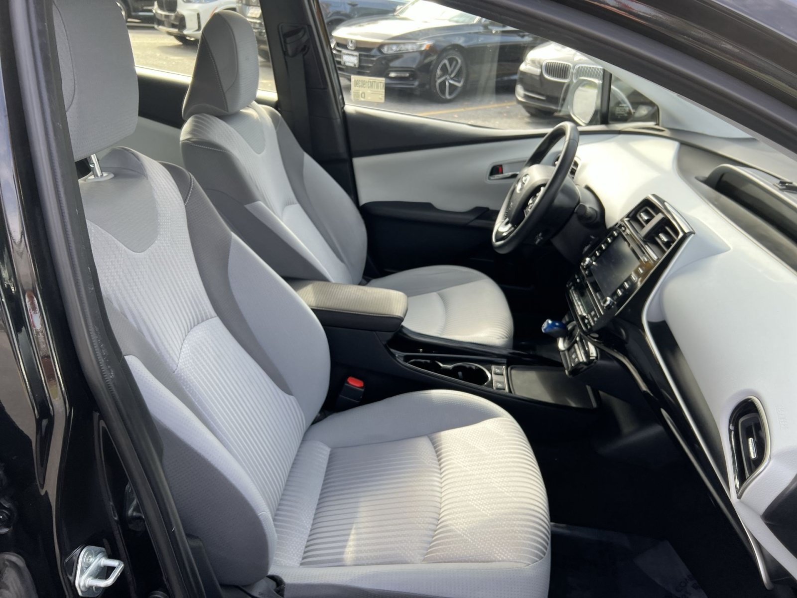 Used 2021 Toyota Prius Prime LE FWD image 24