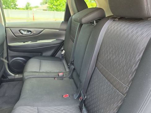 Used 2018 Nissan Rogue SV FWD image 13